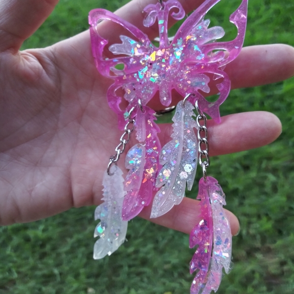 BUTTERFLY DREAM CATCHER / VARIOUS COLORS - Picture 2 of 2